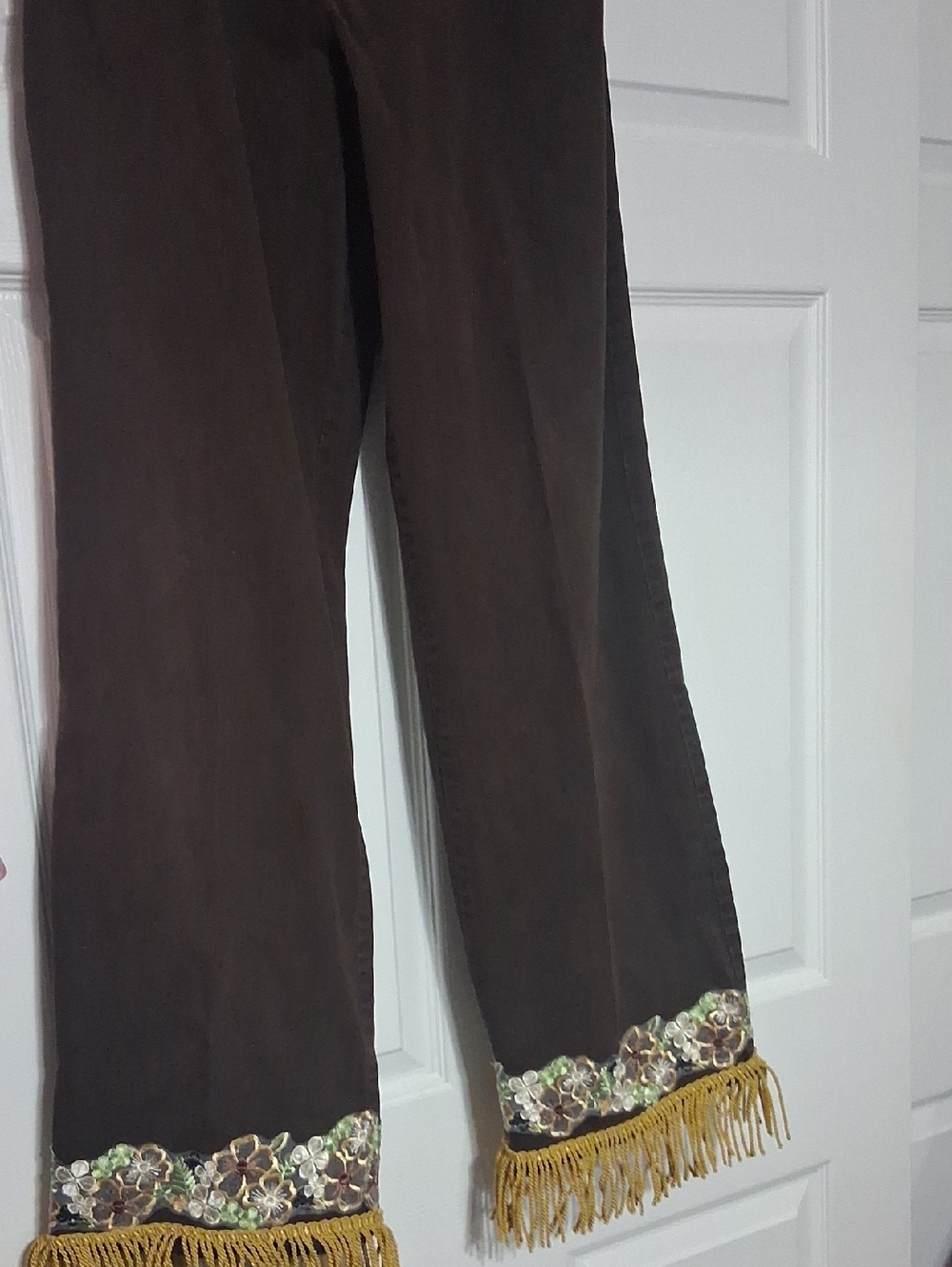 Talbots Brown Wide-Leg Jeans Embellished with Floral Embroidery and Gold Fringe